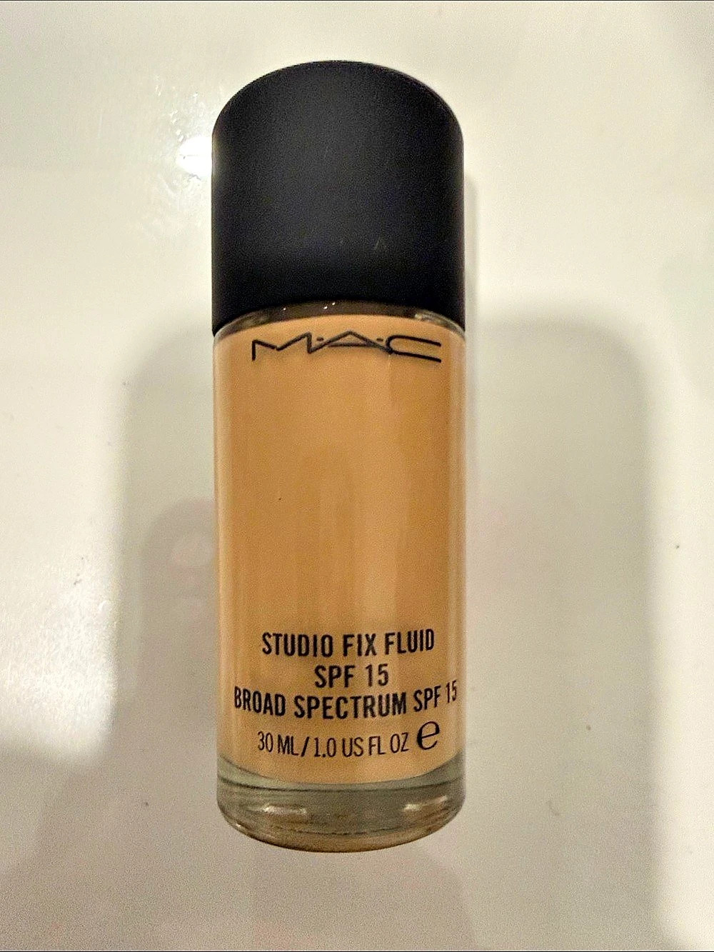 MAC Studio Fix Fluid SPF 15 Foundation NC 20